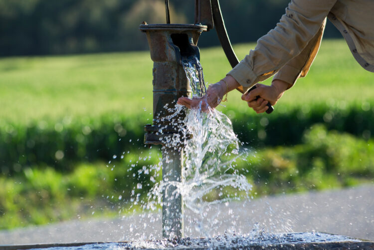 Movimiento de Agua de Pozo image